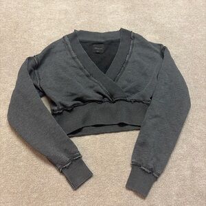 American Eagle Cropped Wrap Sweatshirt Gray V-Neck Long Sleeve Small 0631